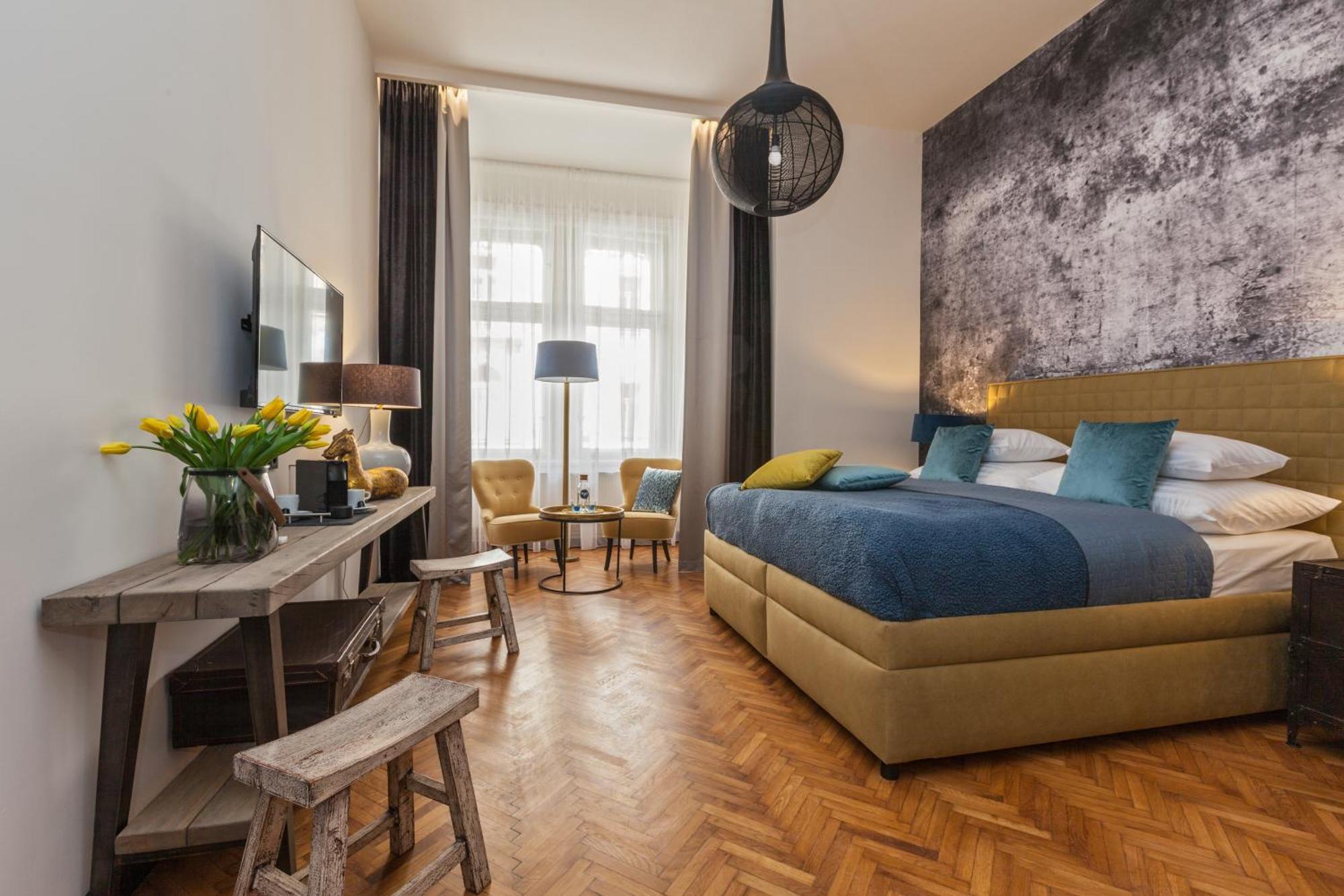 Large Double Room Annex