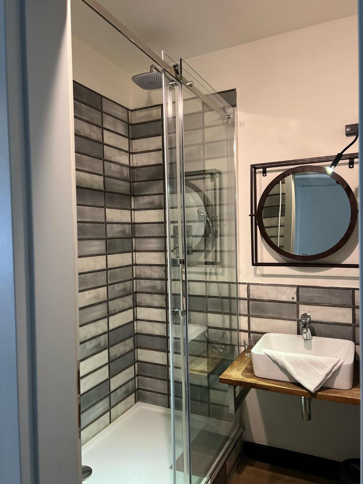 Design Double Room without Lift