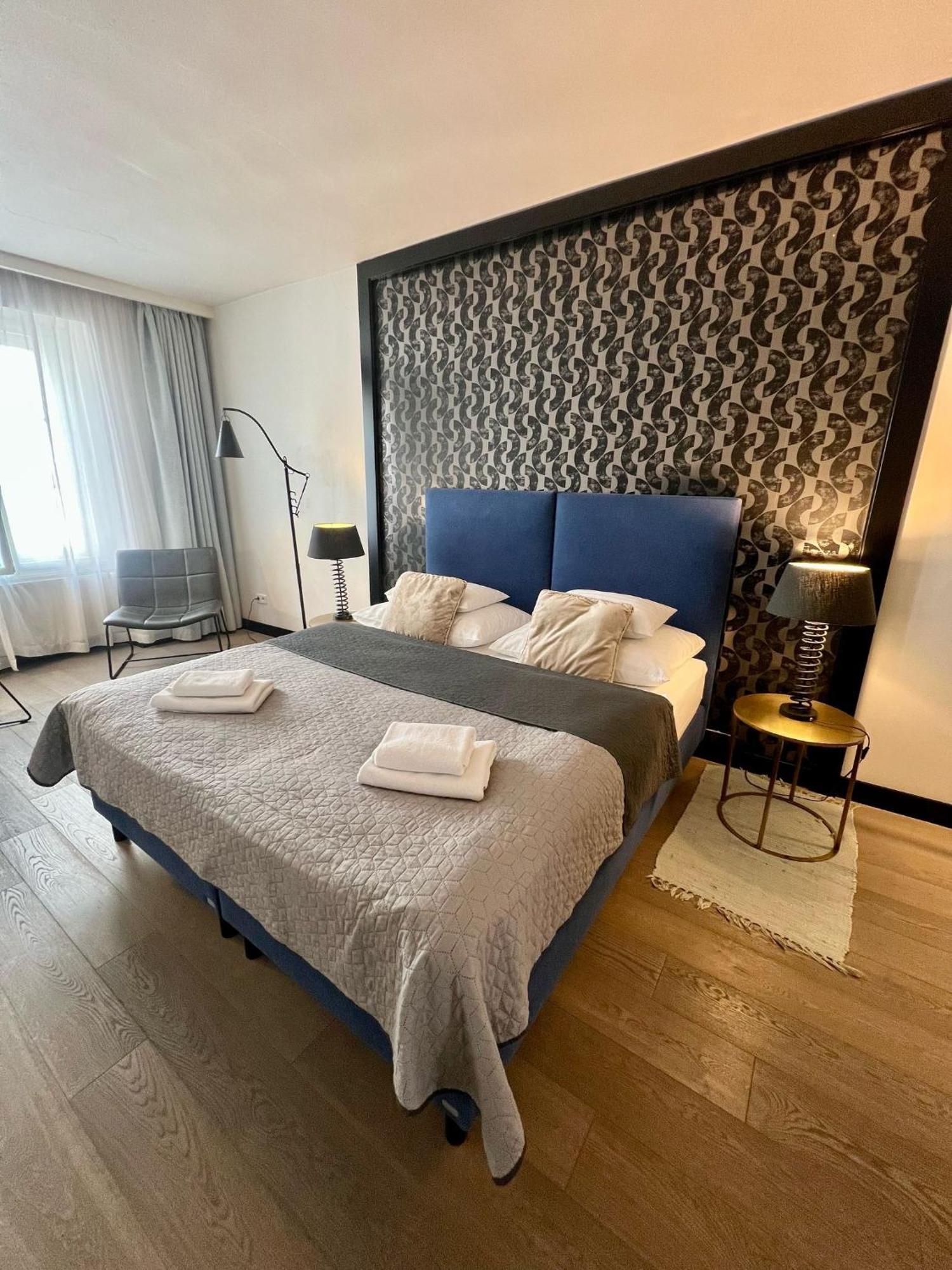 Design Double Room without Lift