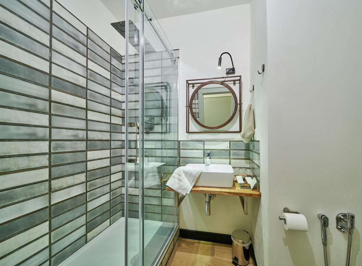 Design Double Room without Lift